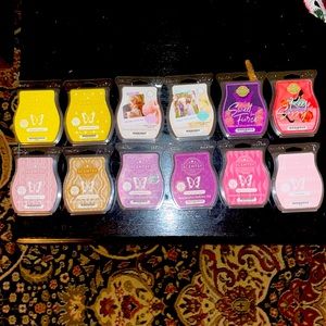 READ DESCRIPTION Scentsy bars 10 Pack New and Slightly used.